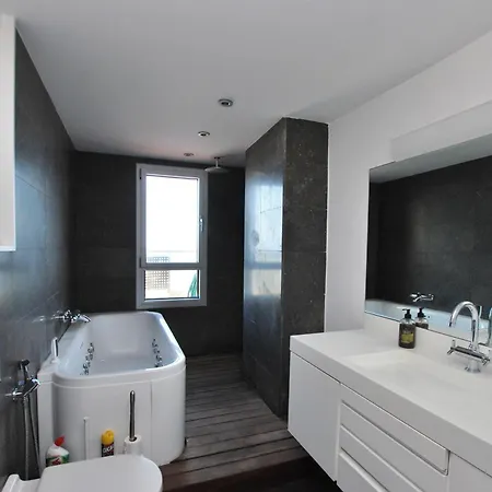 Picasso Street Apartment